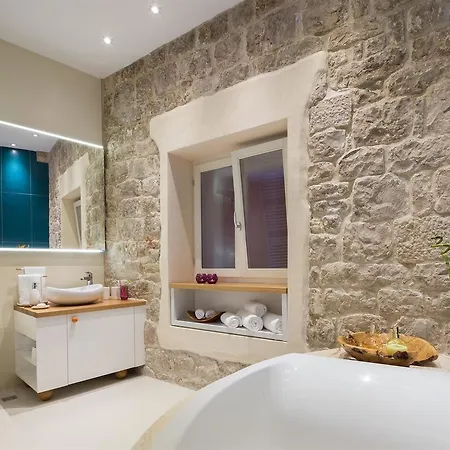 That Place تروغير